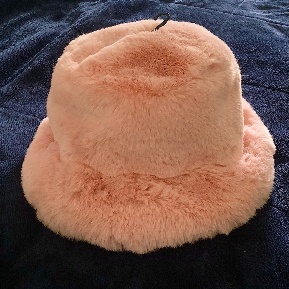 Urban Outfitters Fluffy Faux Fur Bucket Hat NWT